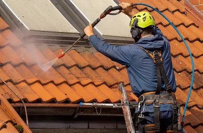 Démoussage et hydrofuge de toiture à Beaume